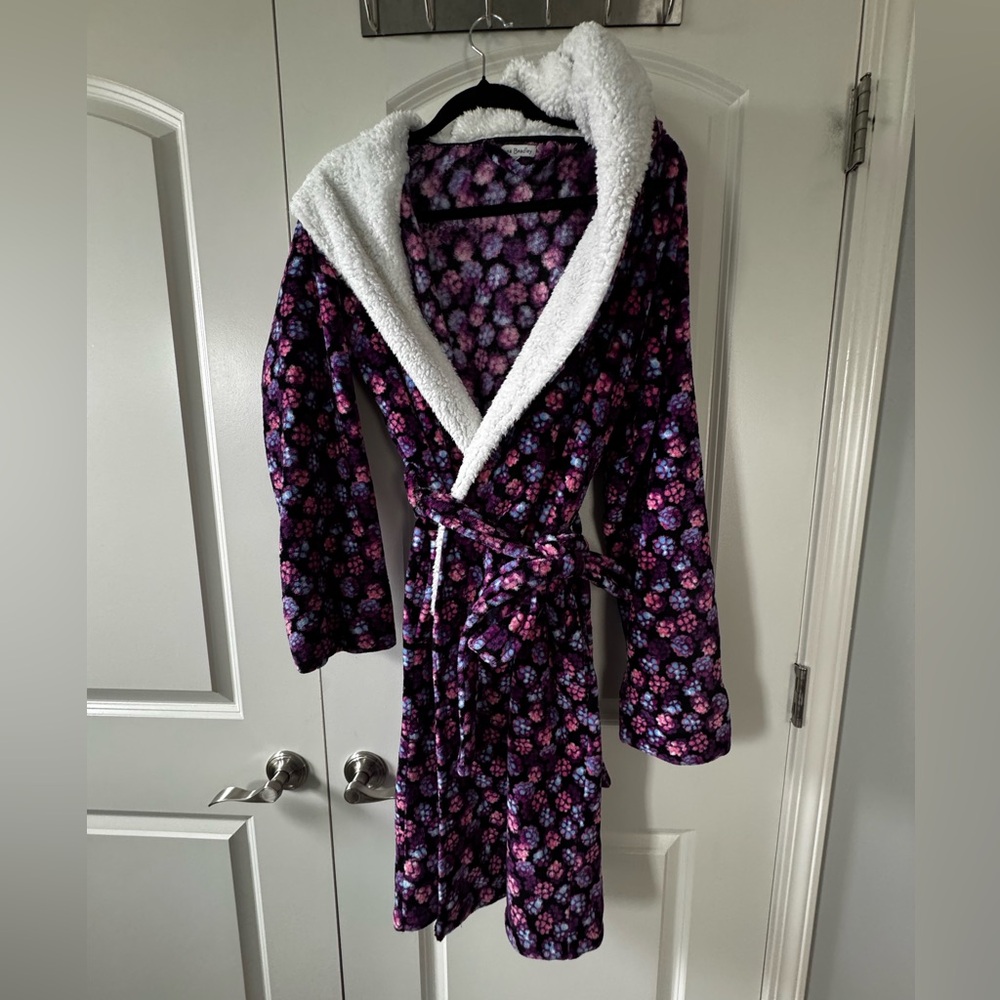 Vera Bradley Hooded Robe in Berry Burst Pattern L/XL